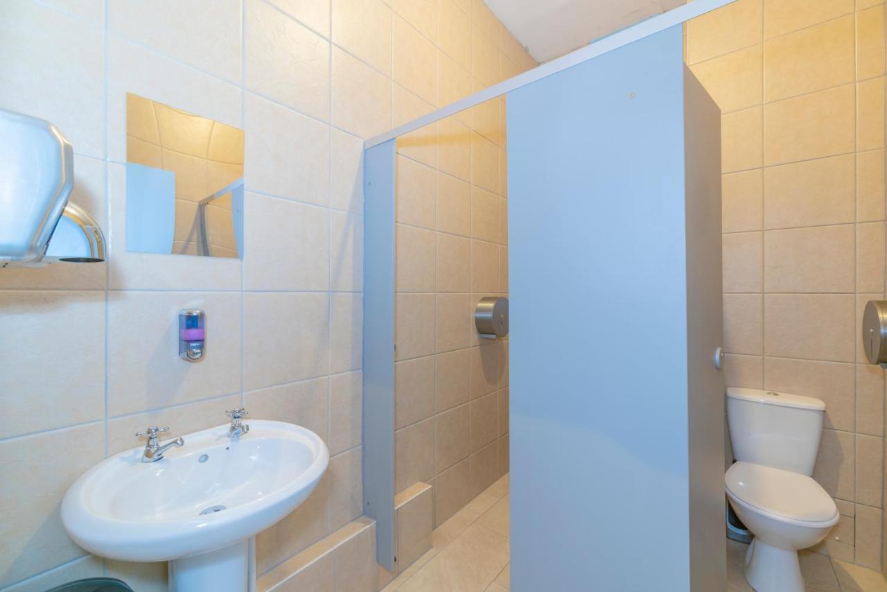 Nomad Backpacker Hostel Cardiff Bagian luar foto