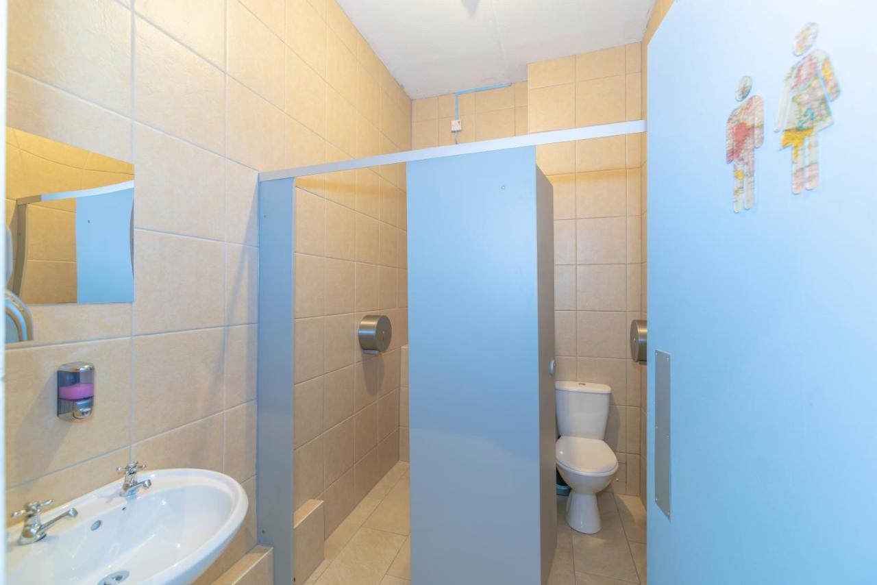 Nomad Backpacker Hostel Cardiff Bagian luar foto
